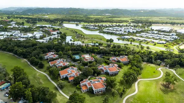 13 Fairways Villas, DORADO, PR 00646