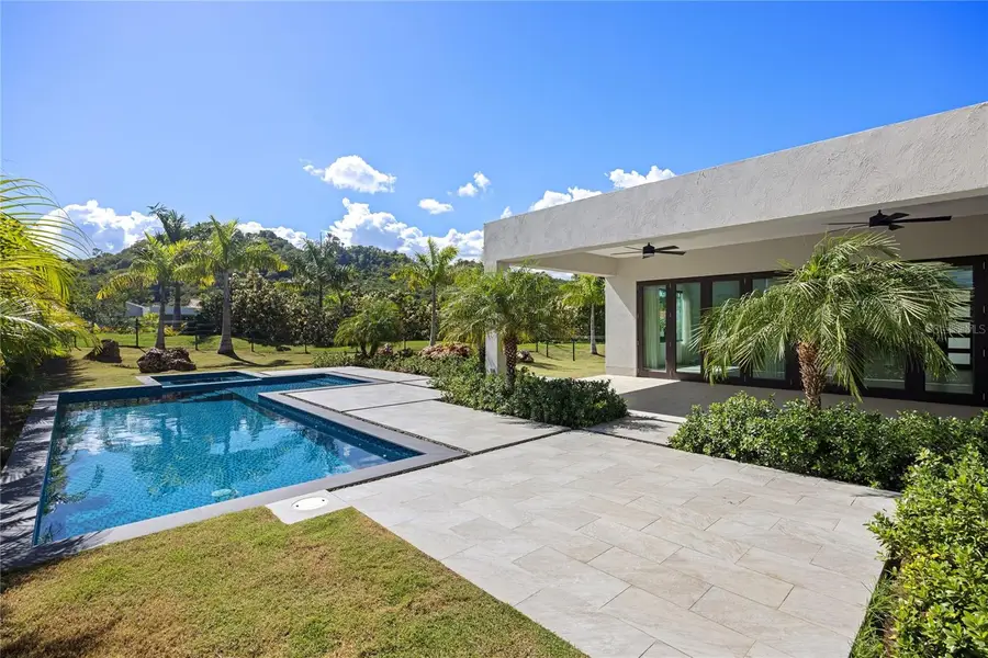 697 Camino De Las Playeras, Dorado, PR 00646 - Image #3