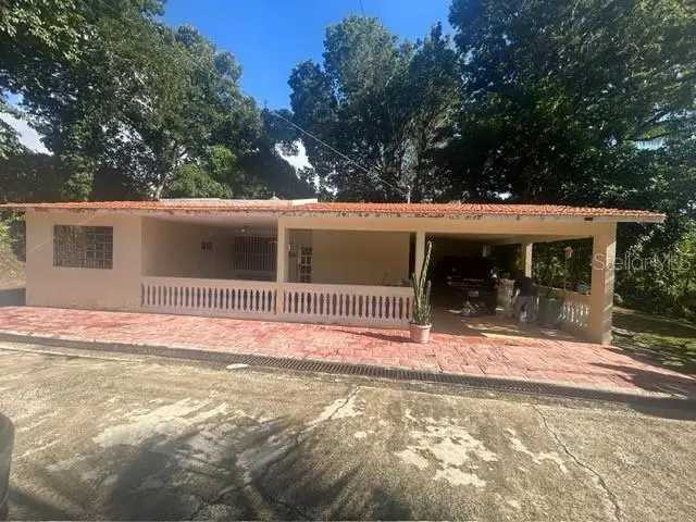 A Urb. La Esmeralda, Caguas, PR 00727 - Image #1