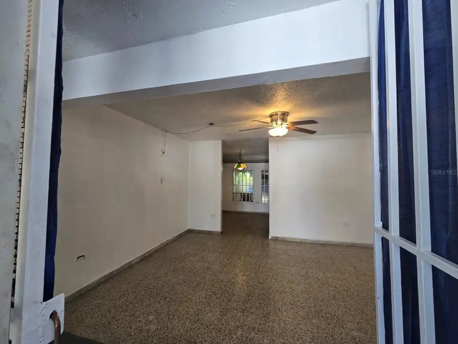 V-17 18 St. Riverview Dev., Bayamon, PR 00960 - Image #3