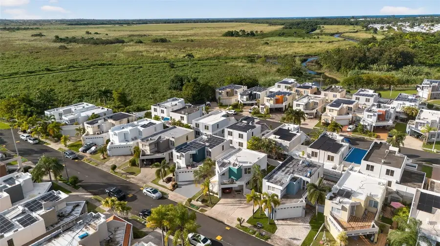 Mansion del Mar MM65 Paseo Nautico, Toa Baja, PR 00949 - Image #2