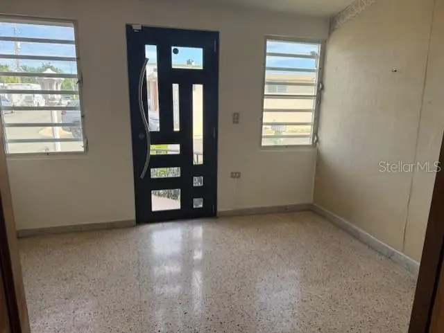 Ext Lagos de Plata T34 Calle 17, Toa Baja, PR 00949 - #2