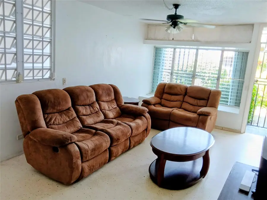 Calle 87 Villa Carolina #77-27, Carolina, PR 00985 - Image #2