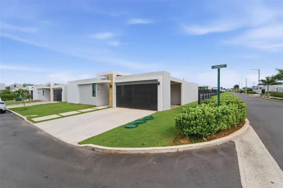 8 Orinoco Street, Bayamon, PR 00959 - #3