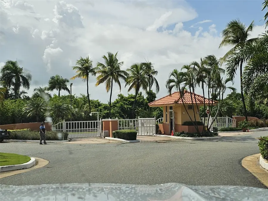 150 Candelero Dr #708, Humacao, PR 00791 - Image #2