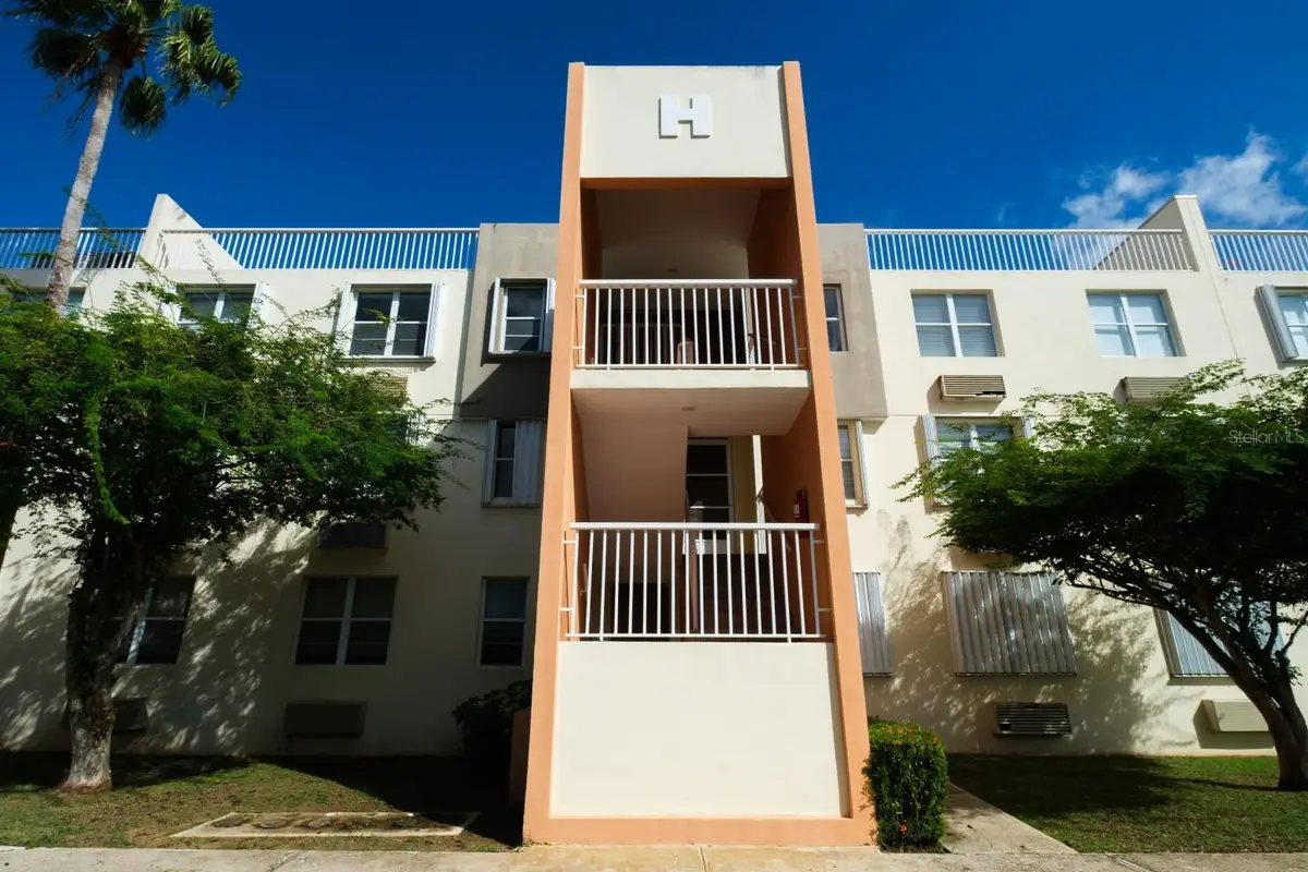 PR-187 KM 10.70 Cond. Malibu Beach, Mediania Baja Sector #303-PH, Loiza, PR 00772 - #1