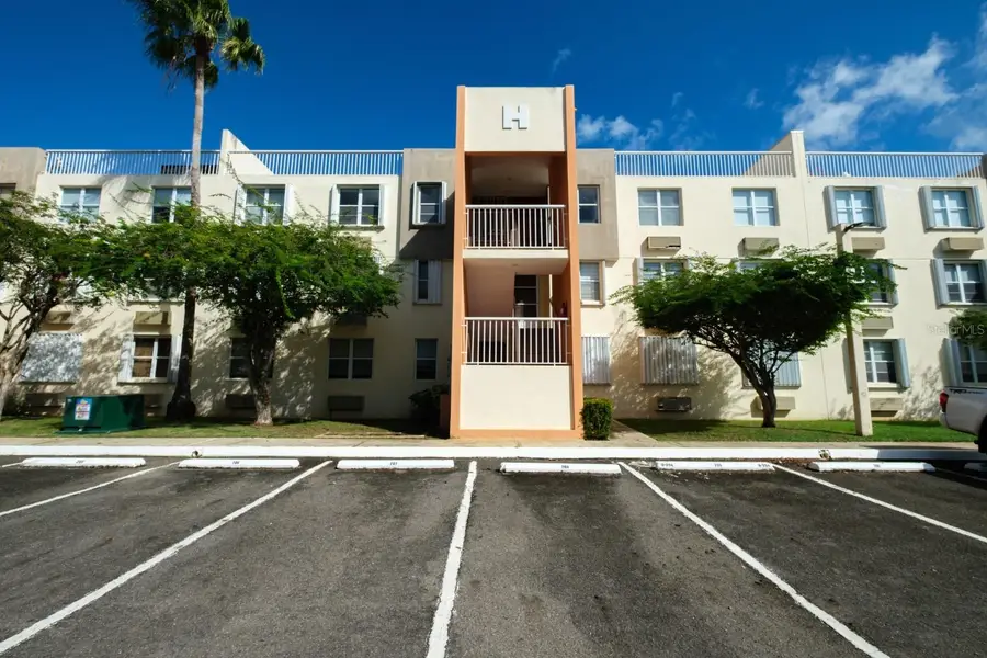 PR-187 KM 10.70 Cond. Malibu Beach, Mediania Baja Sector #303-PH, Loiza, PR 00772 - #2