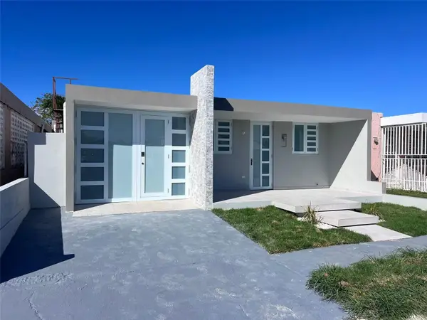 II Domingo Delgado Urb. Levitown #94HN, TOA BAJA, PR 00949