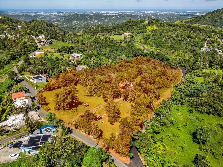 Carretera 792 Km 3.5 Sector La Escuelita, Aguas Buenas, PR 00703 - #2