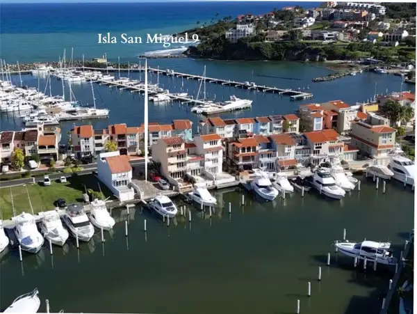 9 Isla San Miguel #9, HUMACAO, PR 00791
