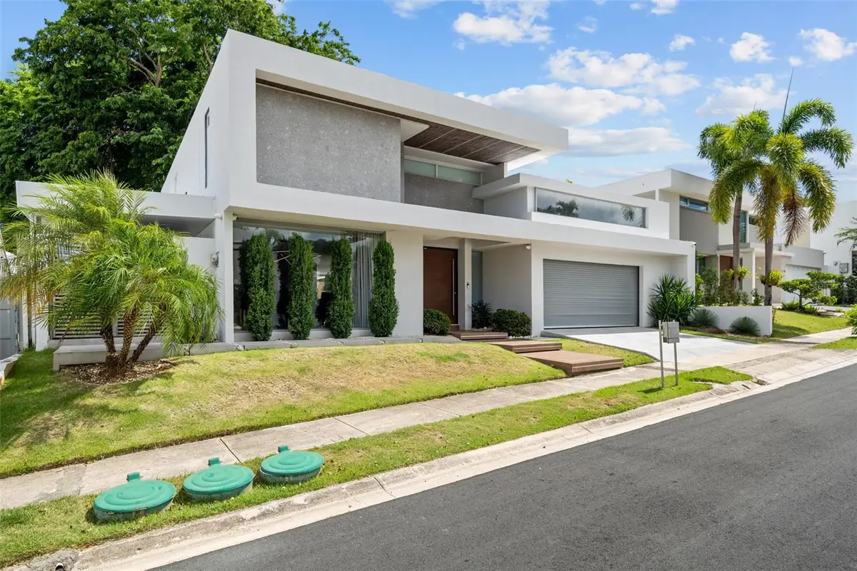 F-20 Gavilanes, Tierra Alta Ii, Bayamon, PR 00959 - #1