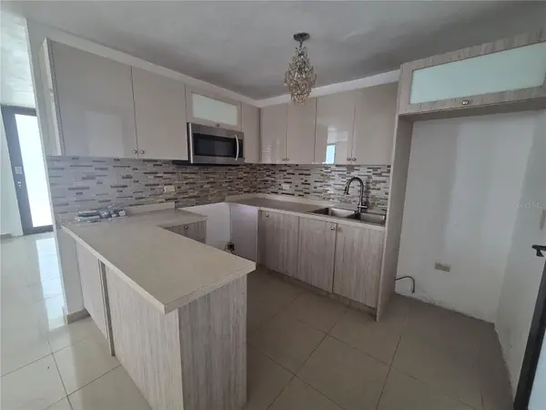 24 calle 35 Villa Carolina, CAROLINA, PR 00983