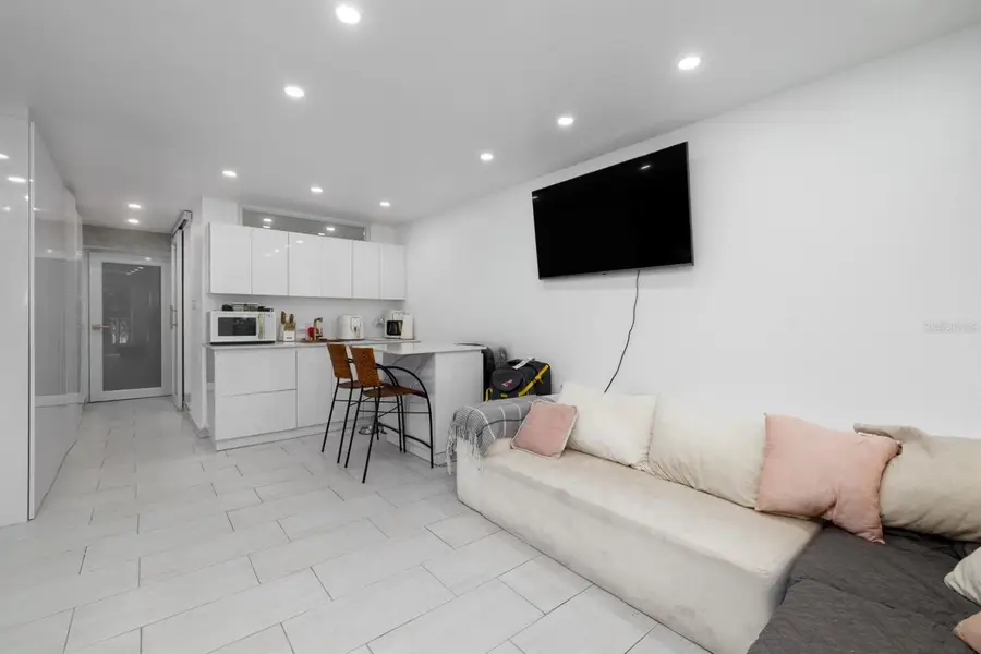 4633 Av. Isla Verde #105, Carolina, PR 00979 - #3
