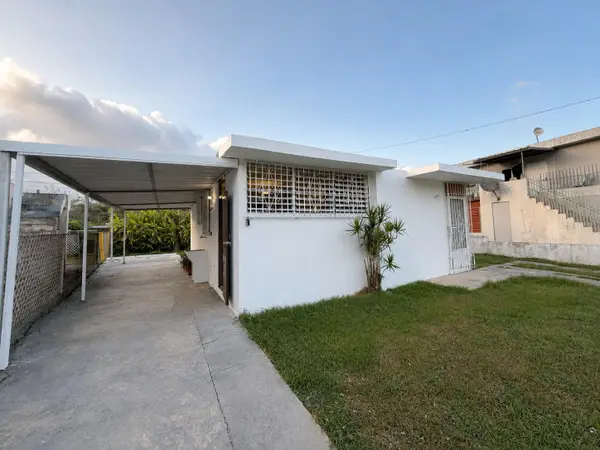Reparto Montellano Calle B I-92, CAYEY, PR 00736