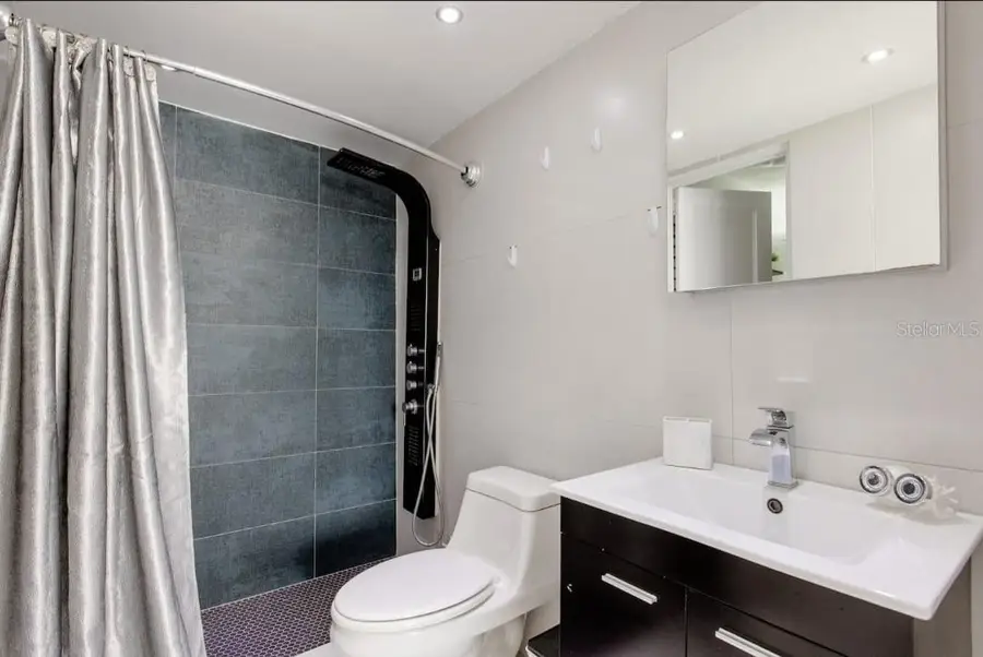 37 Isla Verde Ave. #1211, Carolina, PR 00979 - #3