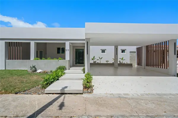 E 10 Calle Madre Perla, DORADO, PR 00646