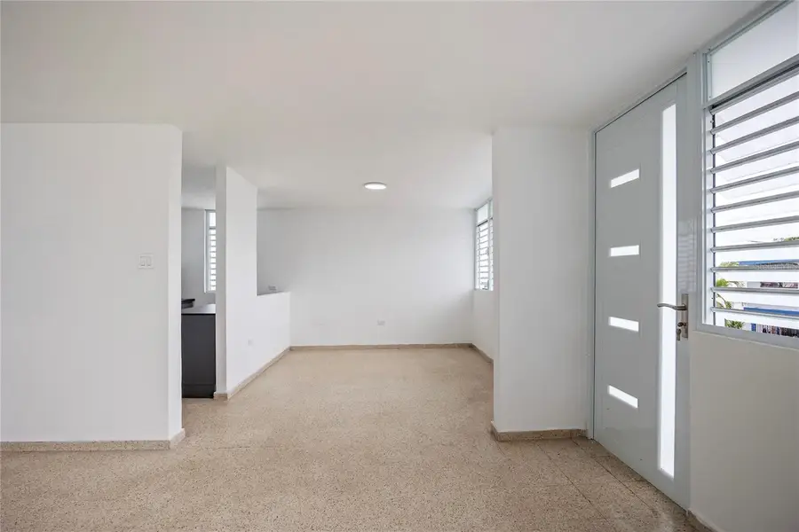 53 Urb. Miraflores #27, Bayamon, PR 00957 - #2