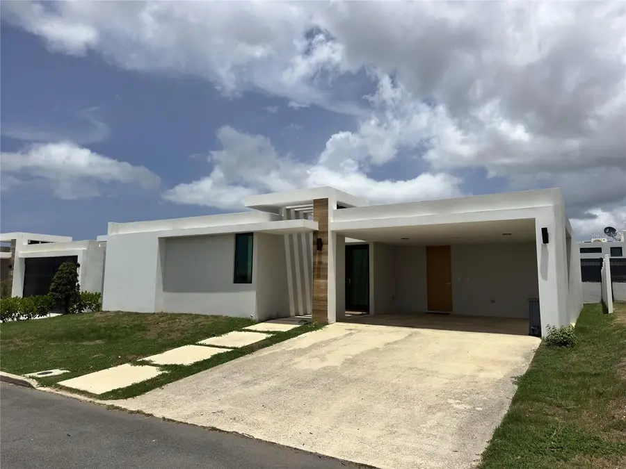 Residences at Rio Iguaz 135, Bayamon, PR 00959 - #2