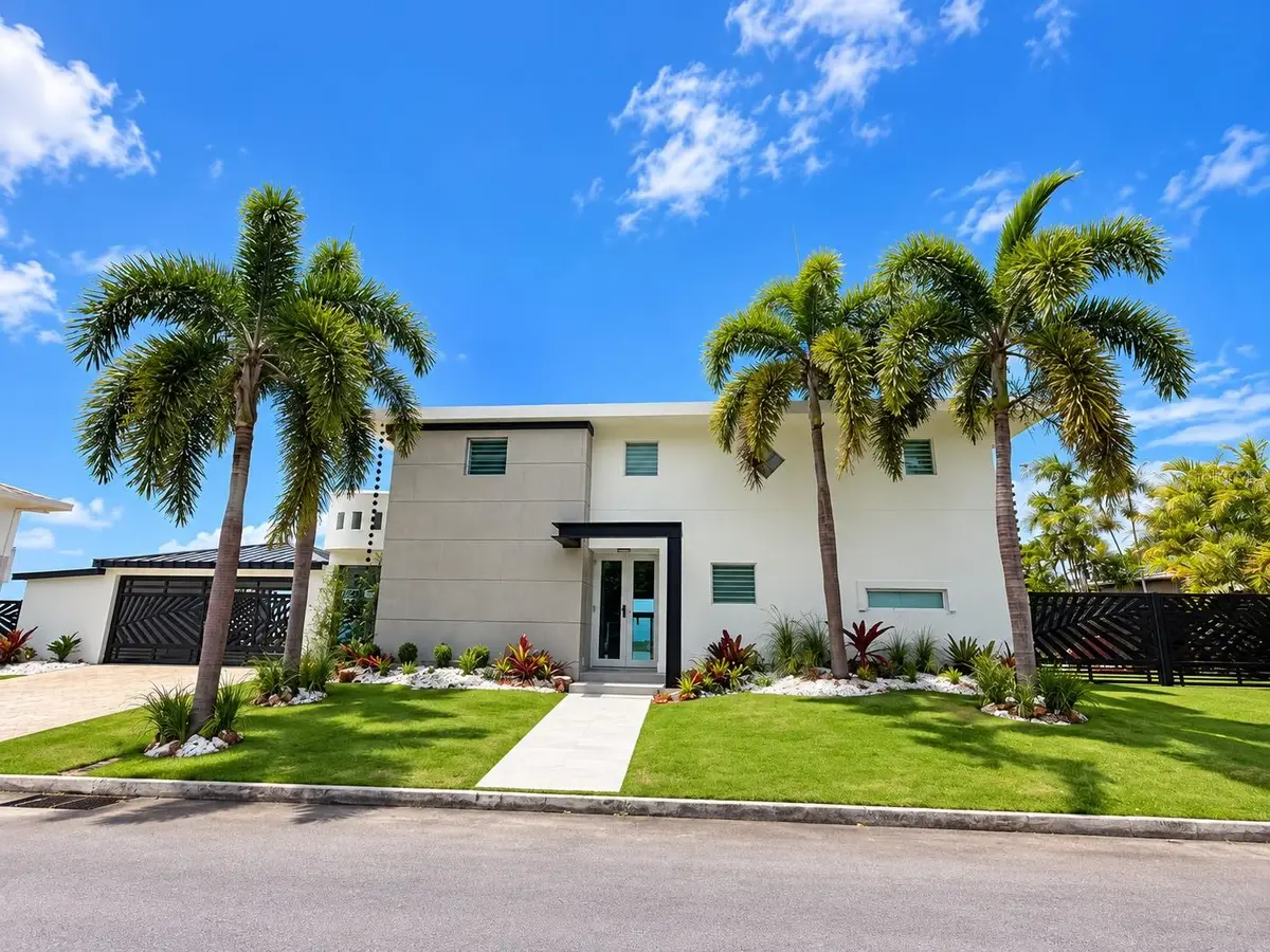 URB. HACIENDA MARGARITA Calle Carreta #86, Luquillo, PR 00773 - #1