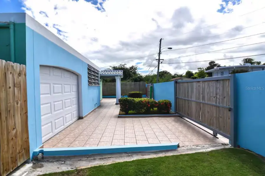Urb La Roca St. F 109, Fajardo, PR 00738 - #3