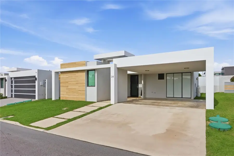 28 Calle Volga, Bayamon, PR 00959 - #2