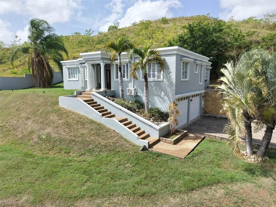 98 CALLE DIXN MATOS Urb. El Mirador, Coamo, PR 00769 - #2