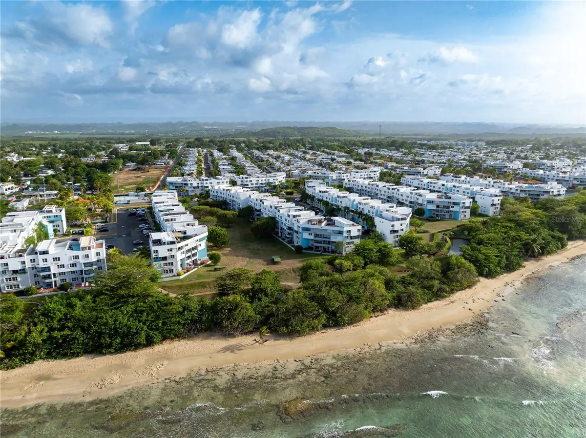 PR 686 km10.3 Cond Chalets De La Playa #594, Vega Baja, PR 00693 - #1