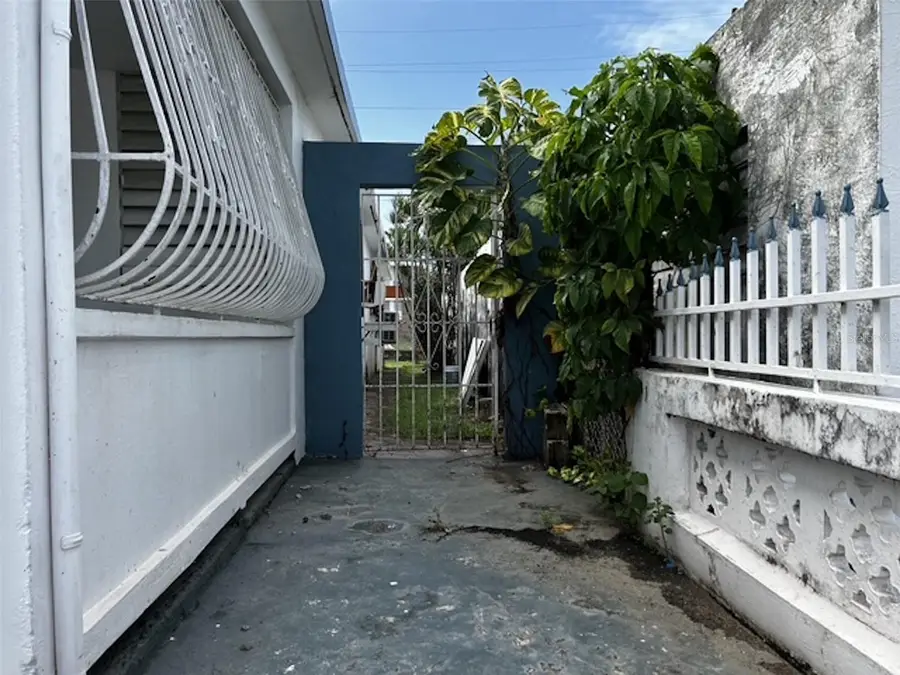 1 1 #A-10, Vieques, PR 00765 - #2