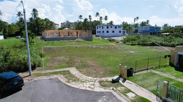 Palmas De Cerro Gordo, VEGA ALTA, PR 00692