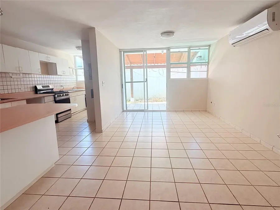 Cond Lago Playa Calle Coral #1912, Toa Baja, PR 00949 - #2