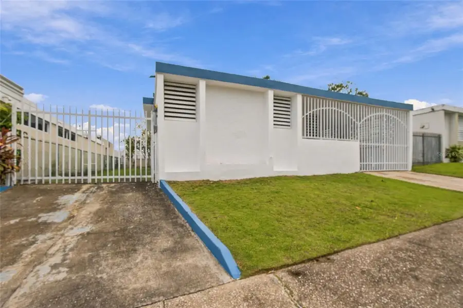 Calle 15 H18 Urb. Villa Linares, Vega Alta, PR 00692 - #2