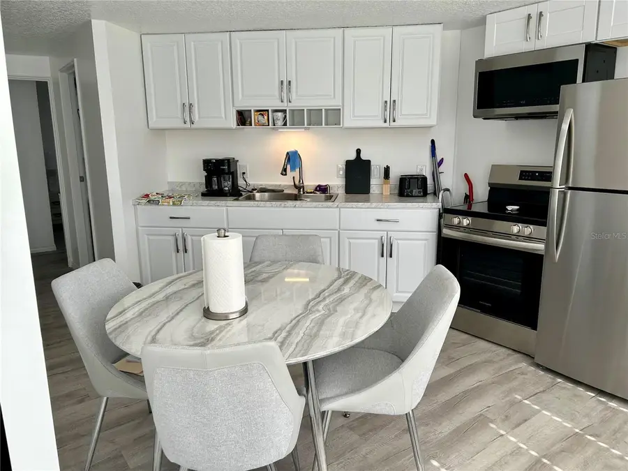 23917 Deer Road, Astor, FL 32102 - Image #2