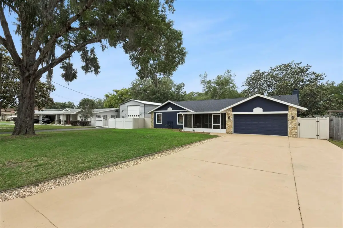 27627 Lois Drive, Tavares, FL 32778 - #1