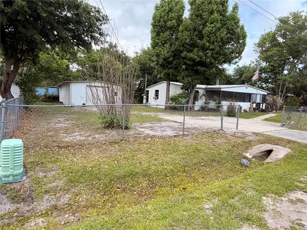 24021 Armadillo Road, ASTOR, FL 32102