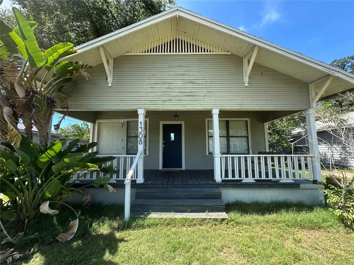 1308 E Frierson Avenue, Tampa, FL 33603 - #1