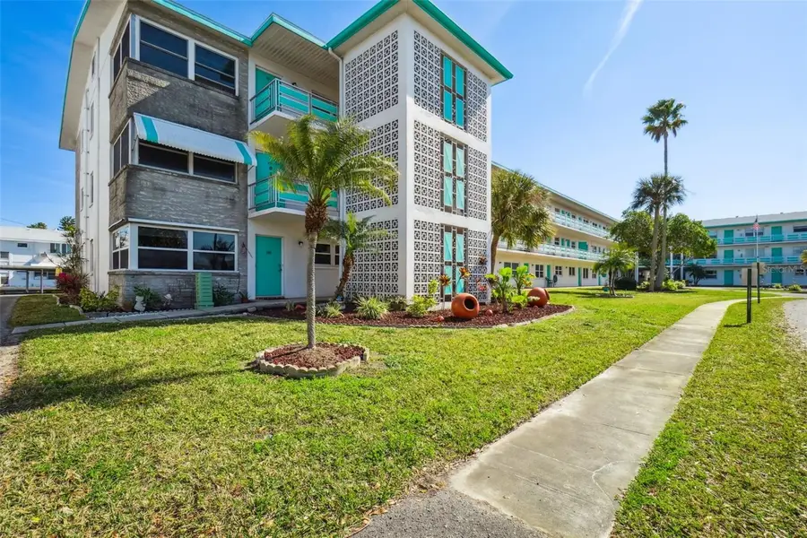 1900 59th Avenue N #302, Saint Petersburg, FL 33714 - Image #3