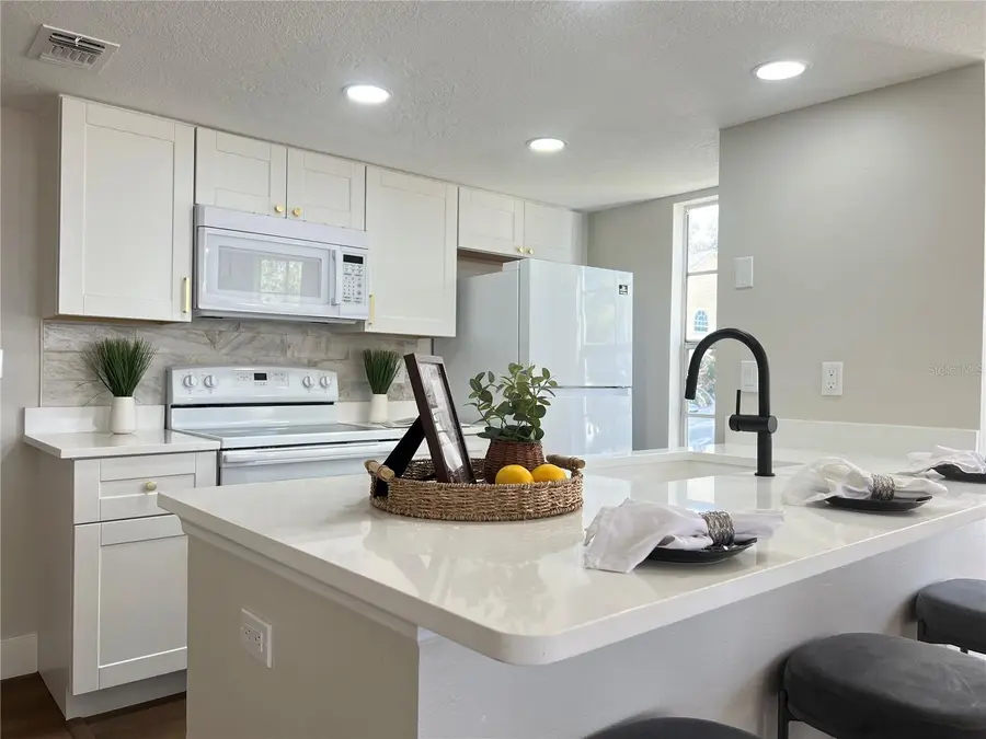 5002 Laguna Bay Circle #7, Kissimmee, FL 34746 - Image #3