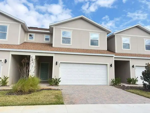 925 Lakefront Village Drive, CLERMONT, FL 34711