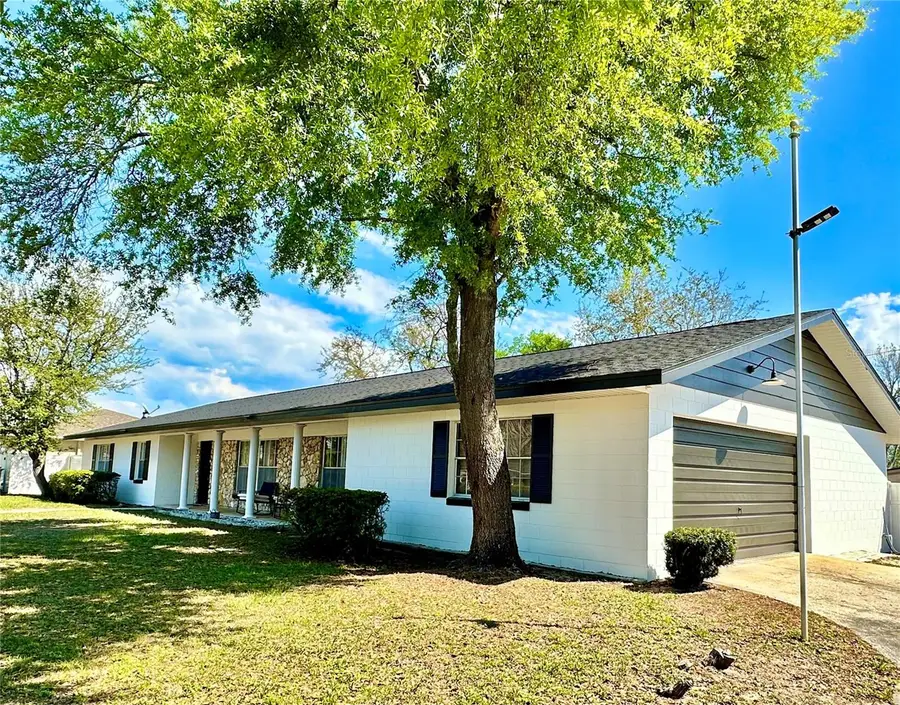 628 W Seminole Avenue, Eustis, FL 32726 - #2