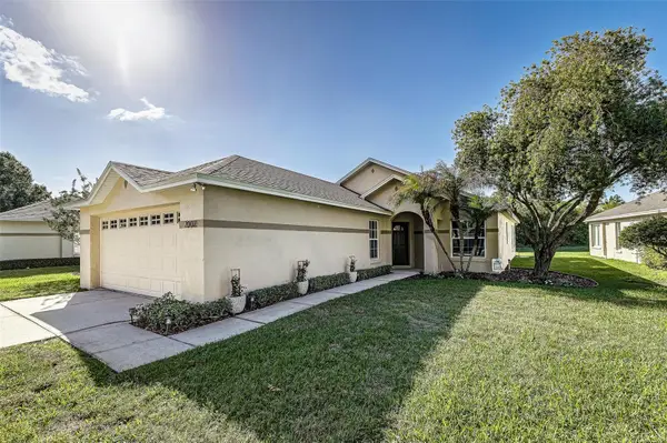2002 Rocky Point Drive, LAKELAND, FL 33813