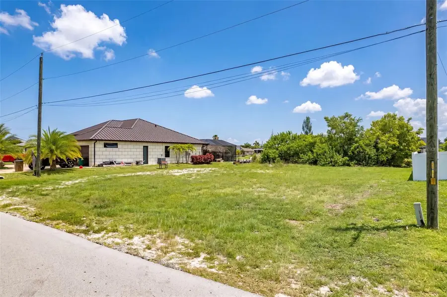 623 NE 7th Terrace, Cape Coral, FL 33909 - #2