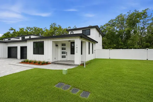 1020 Farmstead Street, EUSTIS, FL 32736