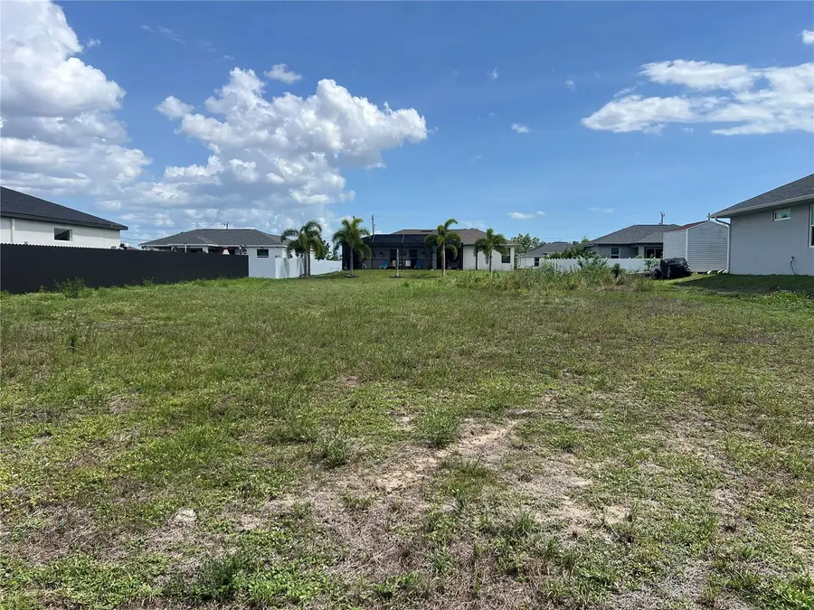 406 Jacaranda Pkwy E, Cape Coral, FL 33909 - #2