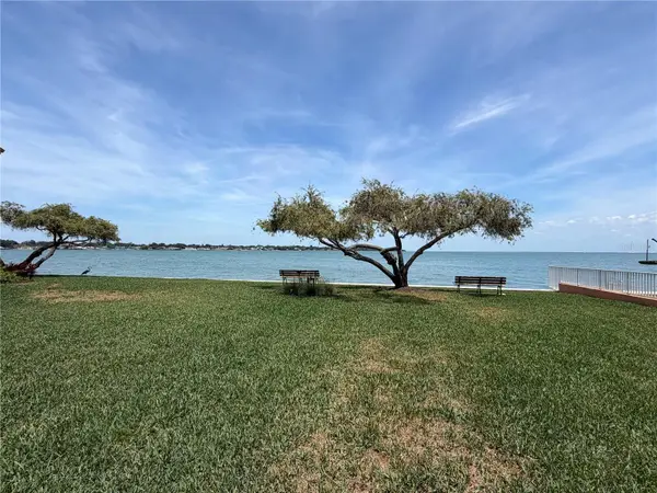 7400 Sunshine Skyway Lane S #105, ST PETERSBURG, FL 33711