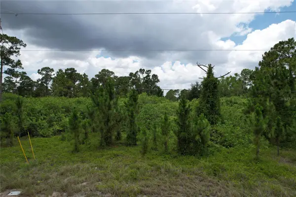 980 Lakeside Drive, LEHIGH ACRES, FL 33974