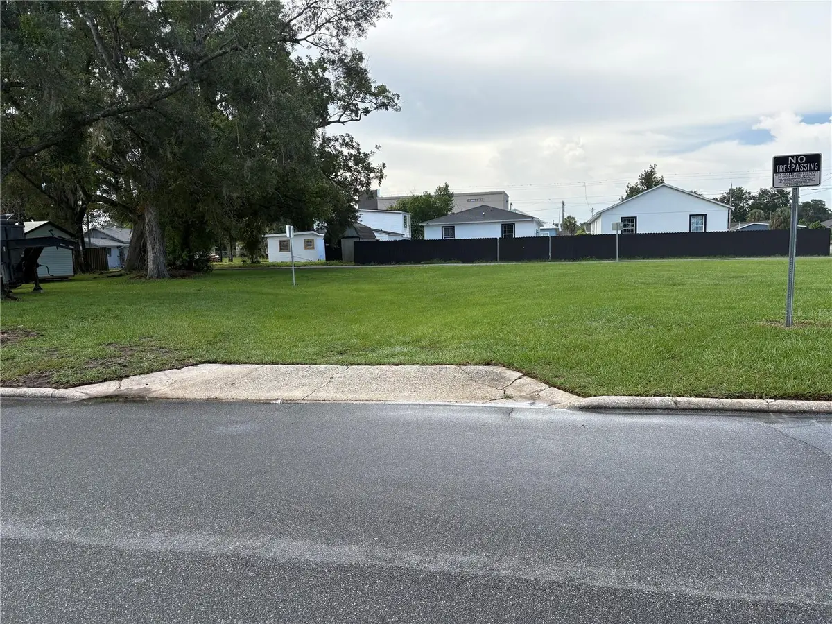 210 W 7th Street, Lakeland, FL 33805 - #1