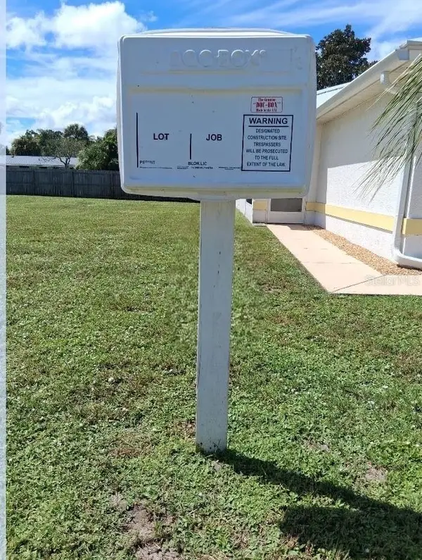 Golden Circle Nw, PALM BAY, FL 32905