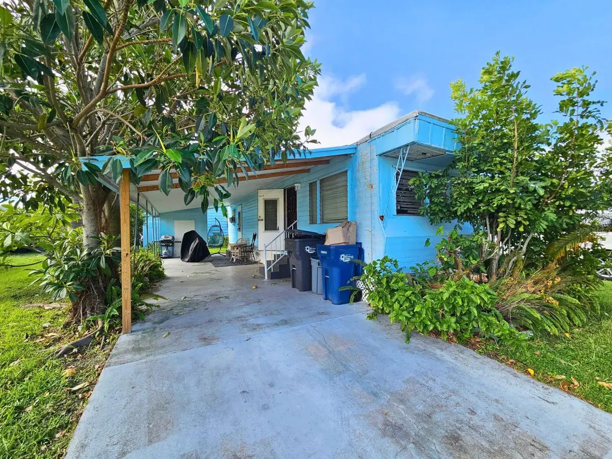 710 49th Avenue Drive W, Bradenton, FL 34207 - #1