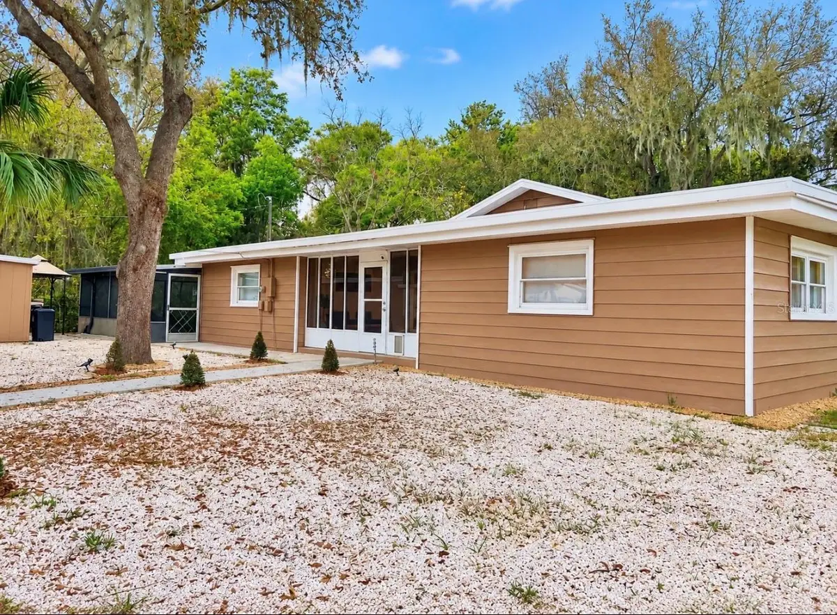 896 Cr 485a, Lake Panasoffkee, FL 33538 - #1