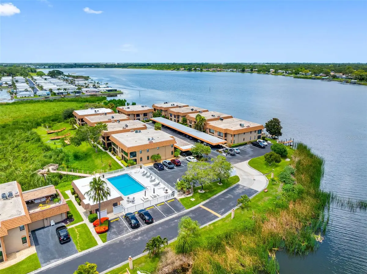 10182 Seminole Island Dr, Largo, FL 33773 - Image #1